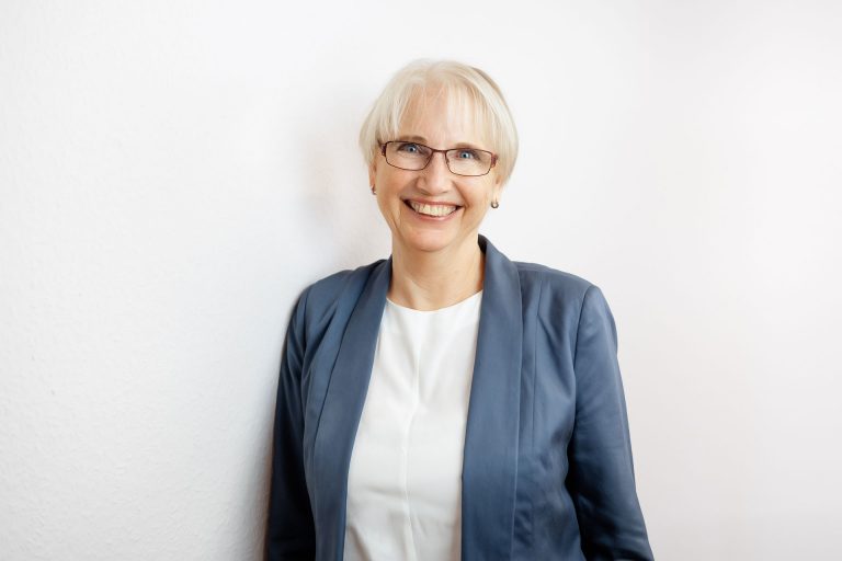 Wehrenberg & Hatesur · Steuerberater Stolzenau · Unternehmensberatung · Monika Struß